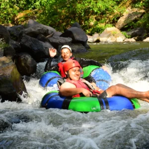 Disfruta del Lazy River Float en Ponderosa 🌊🚶♂️